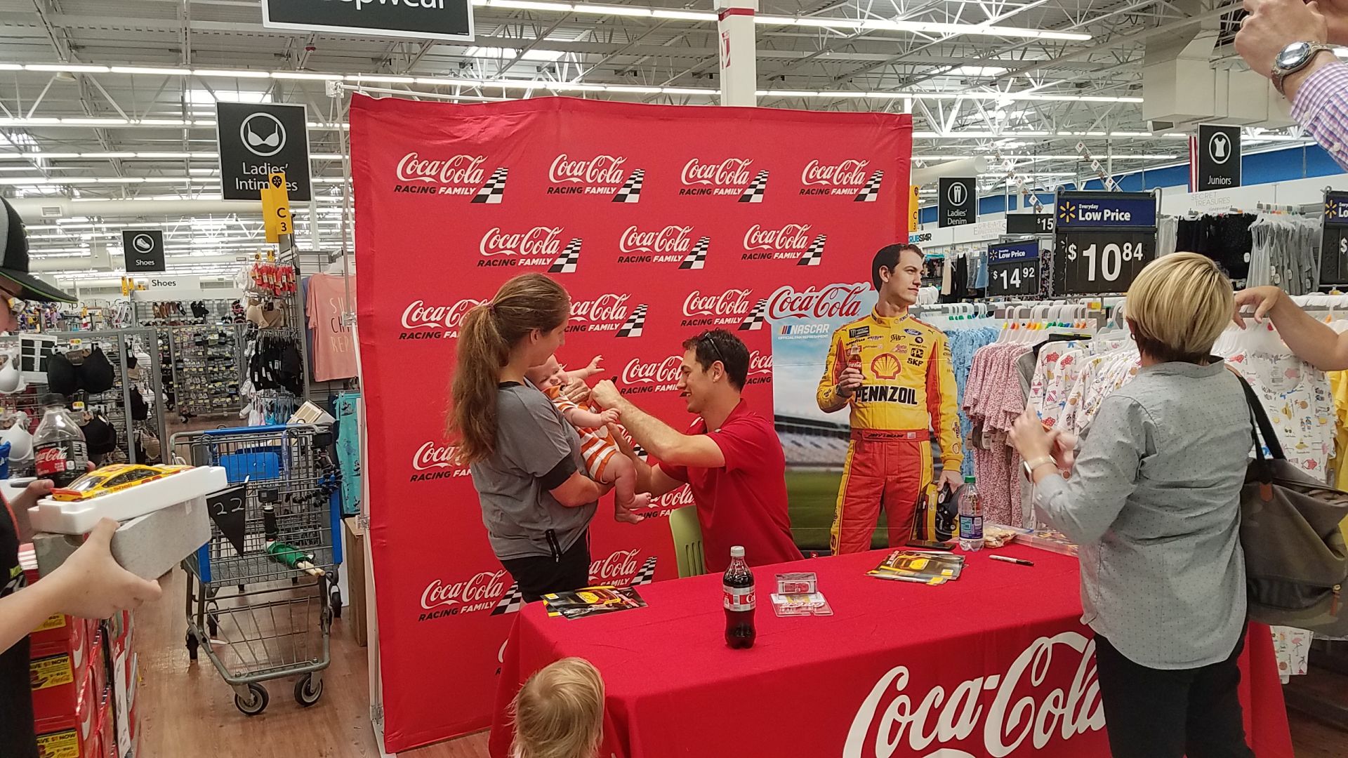 Logano2.jpg